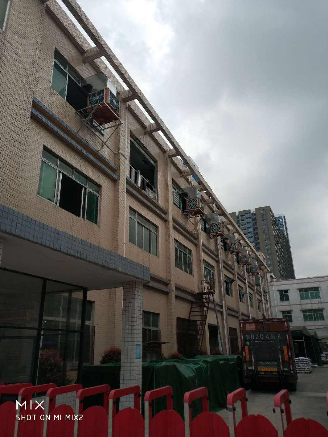 如何給高溫車間通風(fēng)降溫？