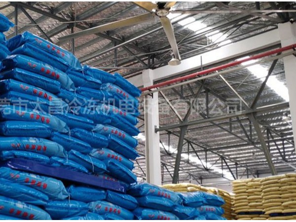 高大空間通風降溫一定要用工業(yè)大風扇,用了才知道效果這么好！